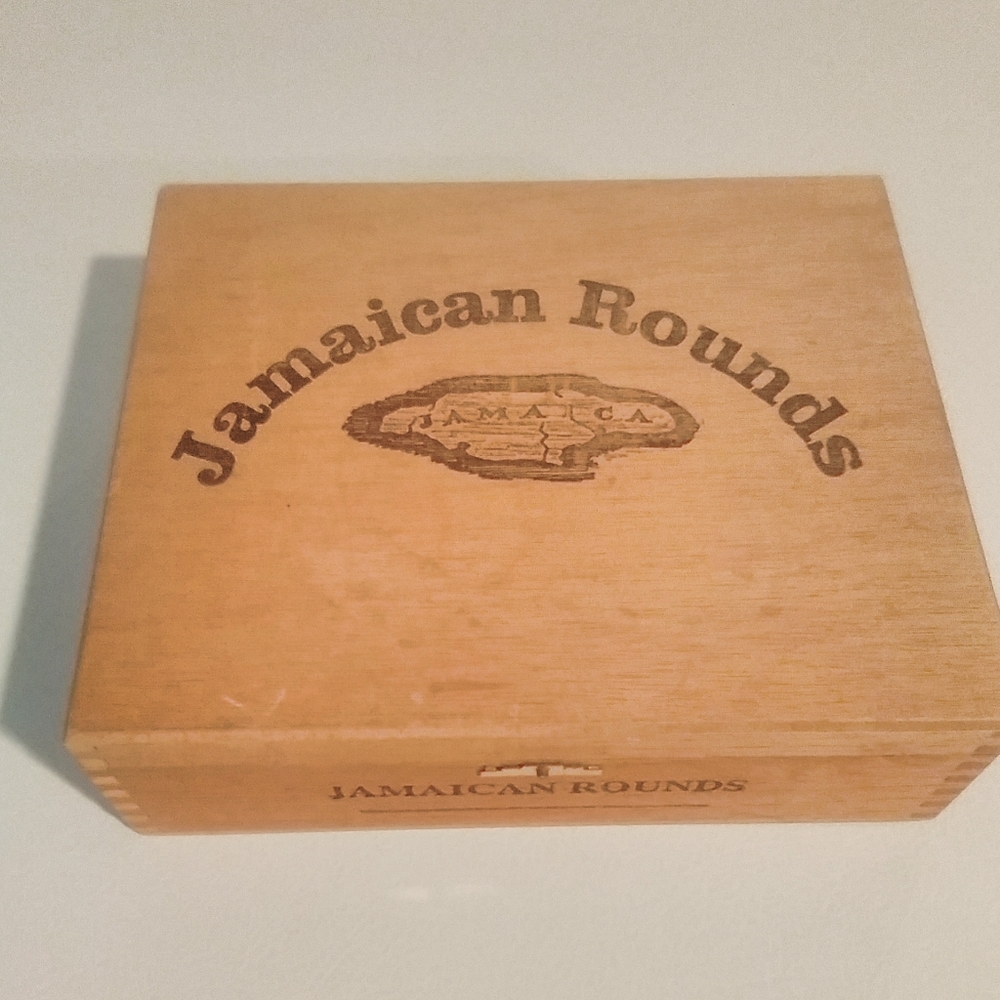 CIGAR BOX JAMAICAN ROUNDS